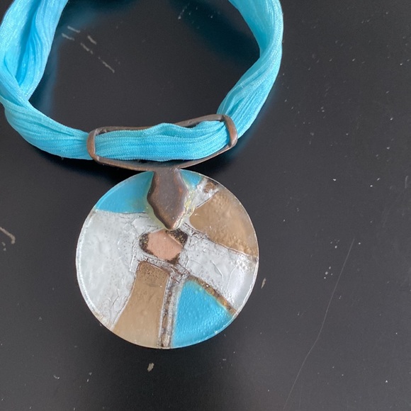 Costume jewelry necklace with glass pendant. Murano maybe. I don’t remember. - Picture 4 of 4